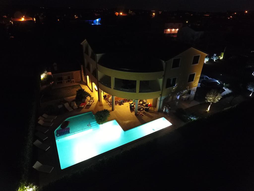 B&B Villa Oasa 1 ロヴィニ エクステリア 写真